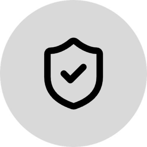 Bouclier noir avec coche symbolisant la protection sociale